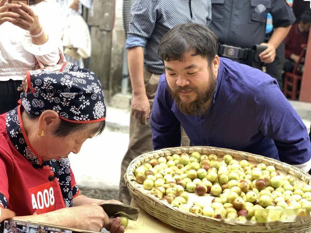 
多图＋视频→当“网红大V”遇见水东古镇……_MK电竞(图8)